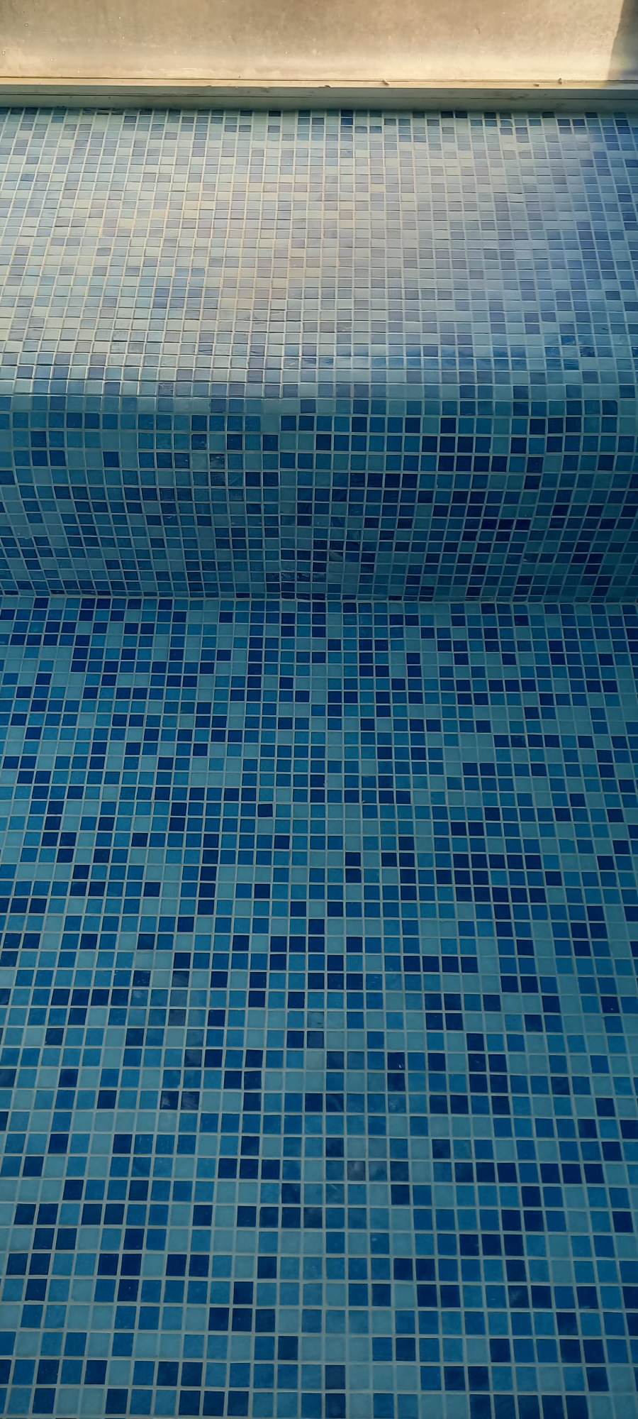 Sinine vannitoa põrand